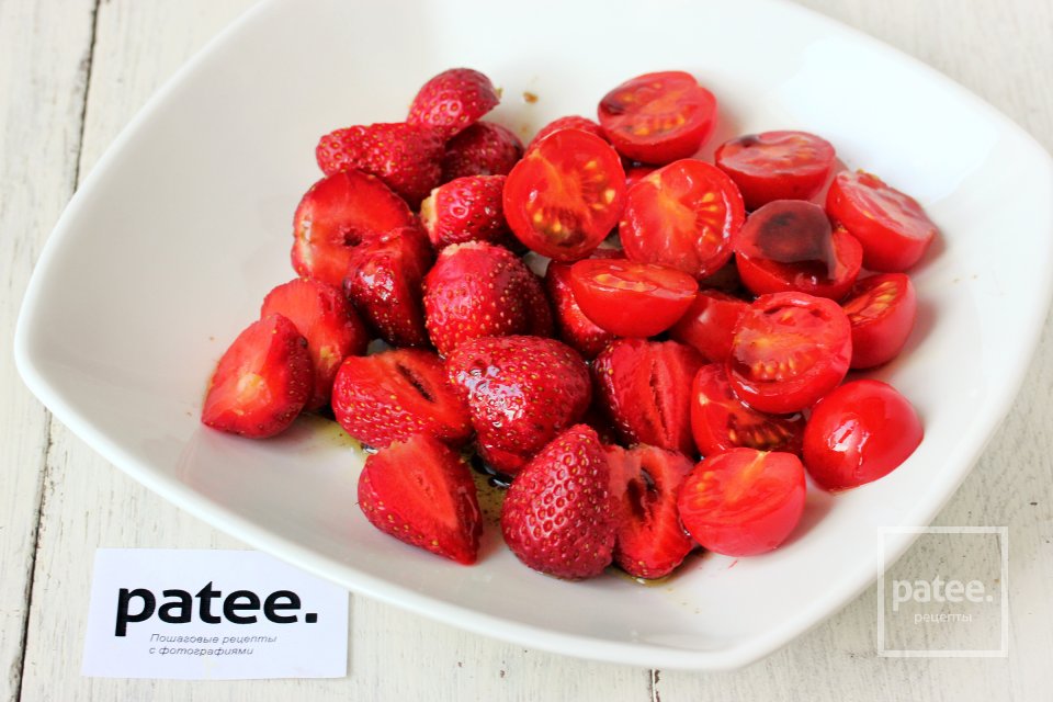 Салат из клубники и помидоров черри - Шаг 7