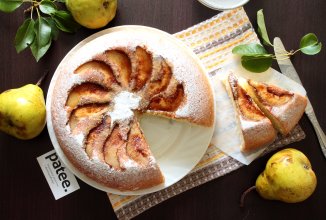 Бисквит с грушами в мультиварке