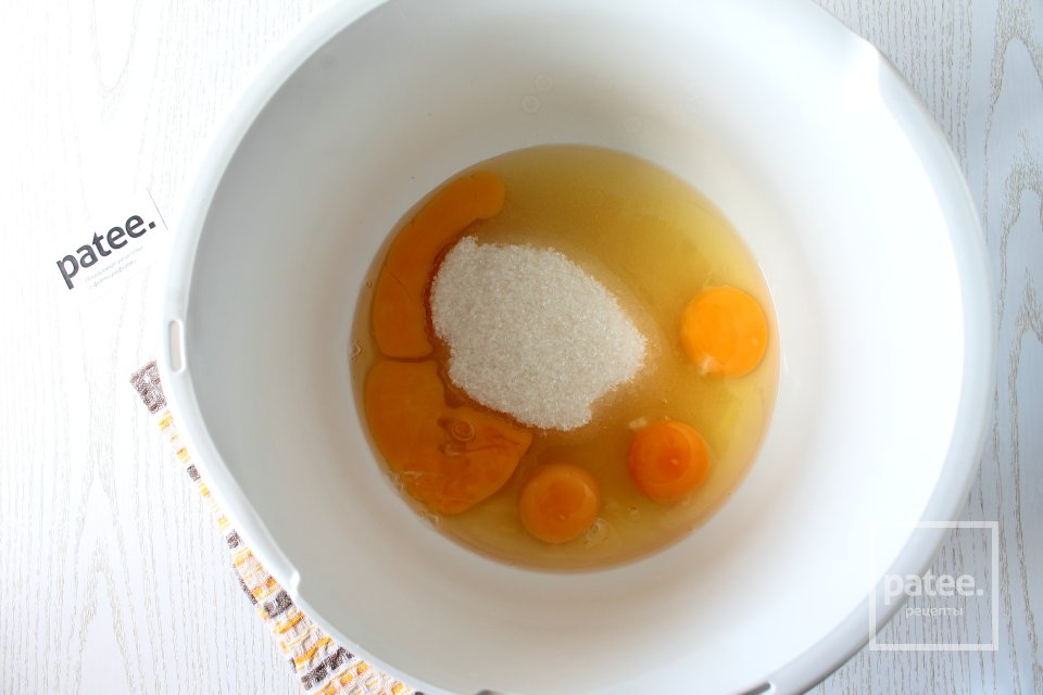 Бисквит с грушами в мультиварке - Шаг 2