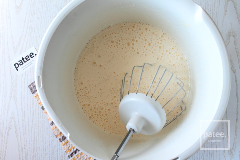 Бисквит с грушами в мультиварке - Шаг 3