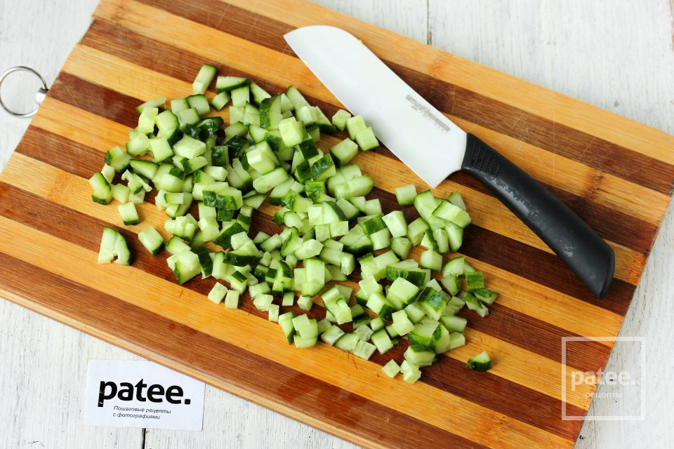 Салат с куриным мясом и крабовыми палочками - Шаг 5