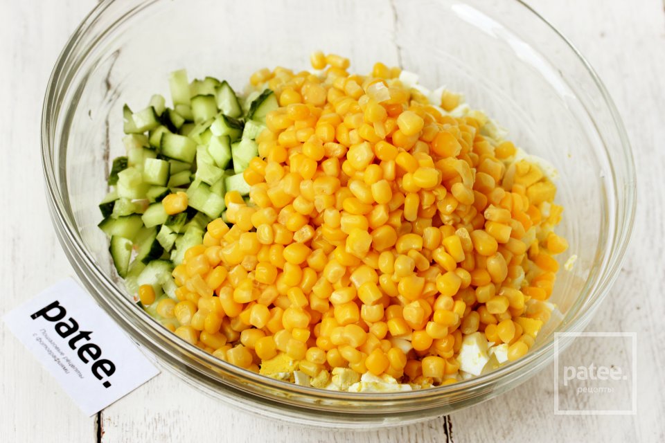 Салат с куриным мясом и крабовыми палочками - Шаг 8