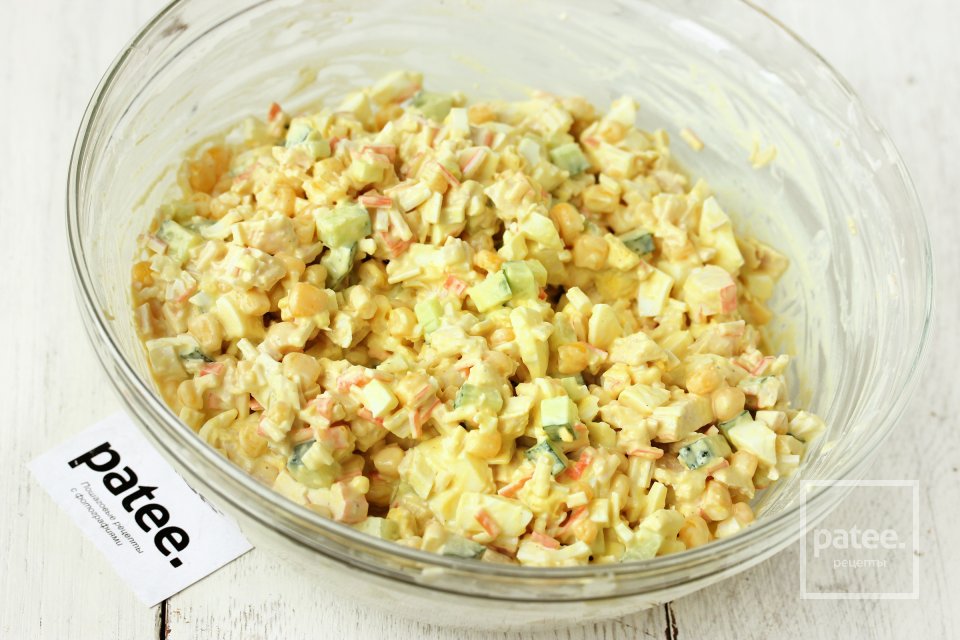 Салат с куриным мясом и крабовыми палочками - Шаг 11