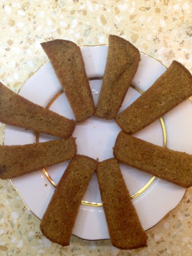 Бутерброды со шпротами - Шаг 1