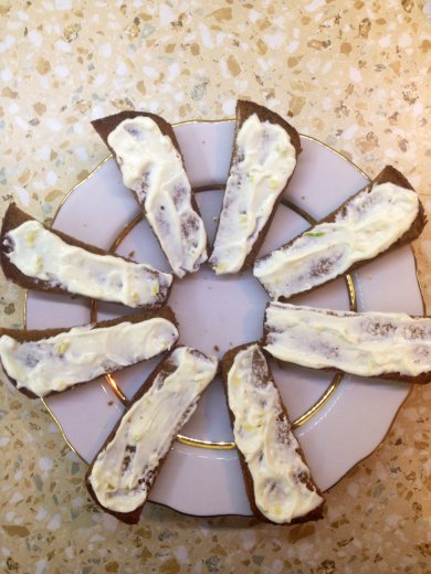 Бутерброды со шпротами - Шаг 3