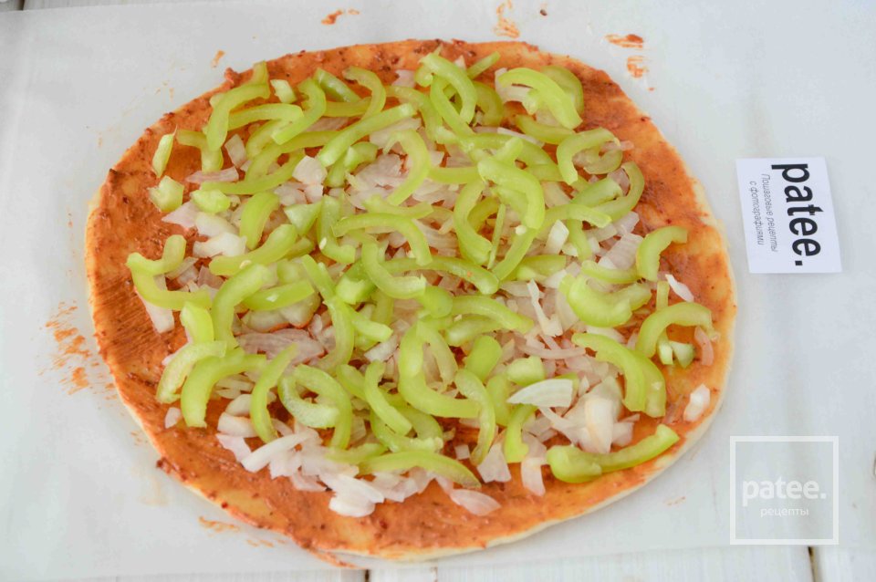 Пицца с помидорами и моцарелой - Шаг 8