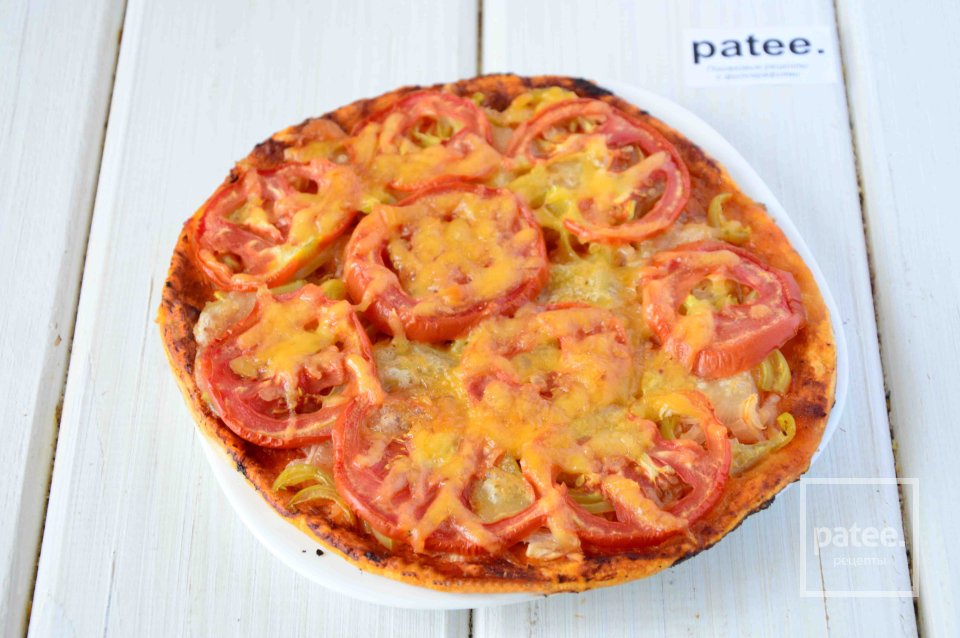 Пицца с помидорами и моцарелой - Шаг 13