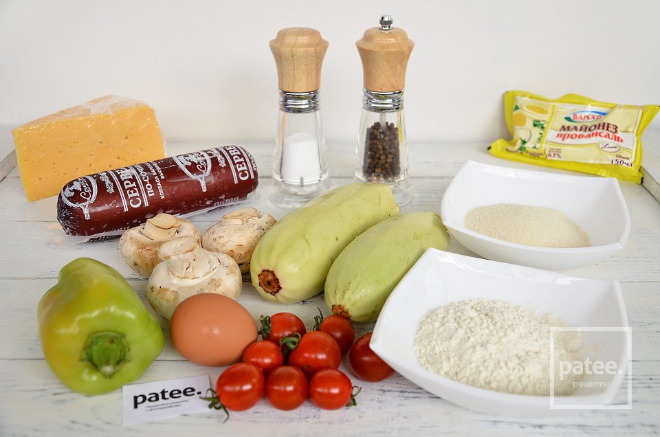 Кабачковая пицца с грибами и колбасой - Шаг 1