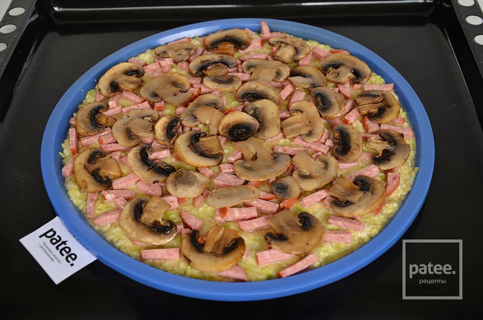 Кабачковая пицца с грибами и колбасой - Шаг 13