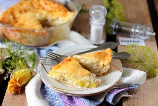 Пирог с кабачками и луком