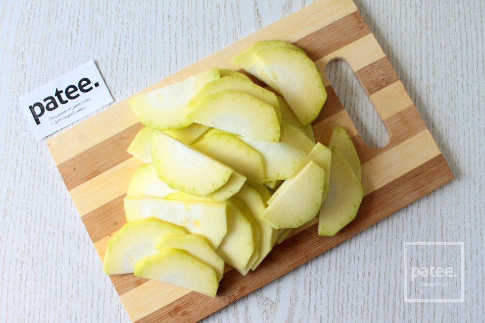 Пирог с кабачками и луком - Шаг 4