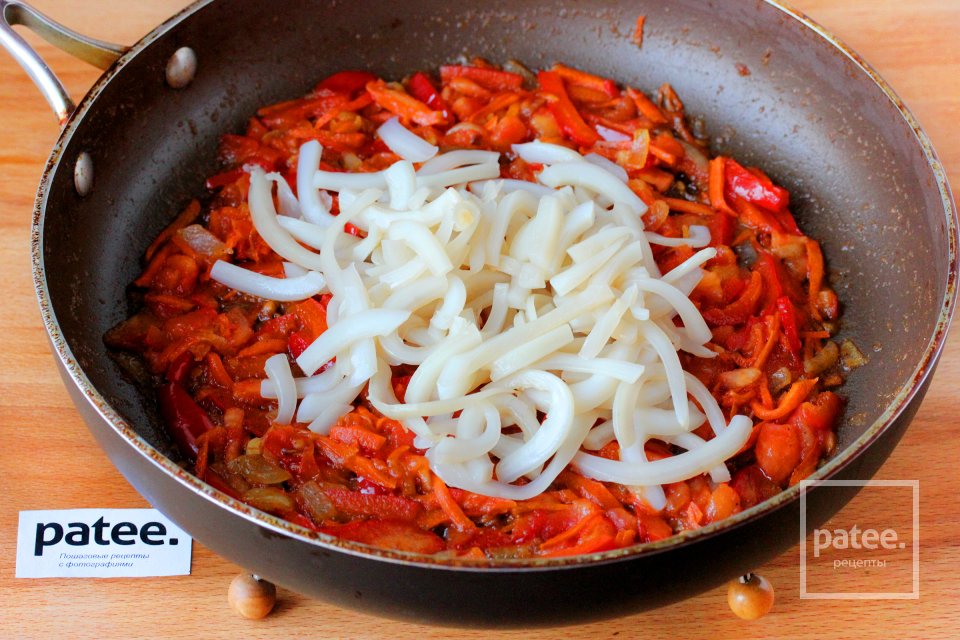 Фунчоза с кальмарами и овощами - Шаг 9