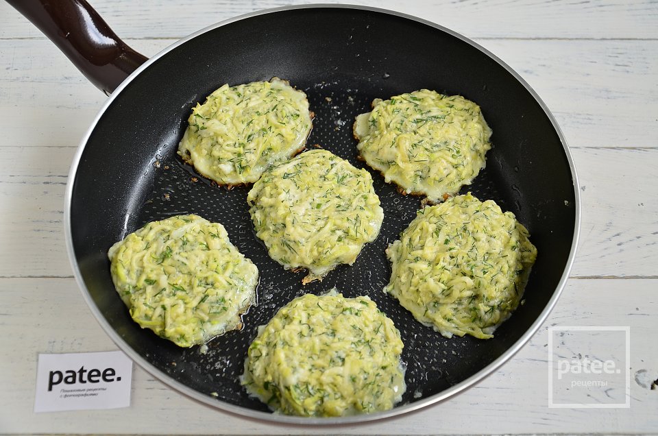 Кабачковые оладьи - Шаг 10