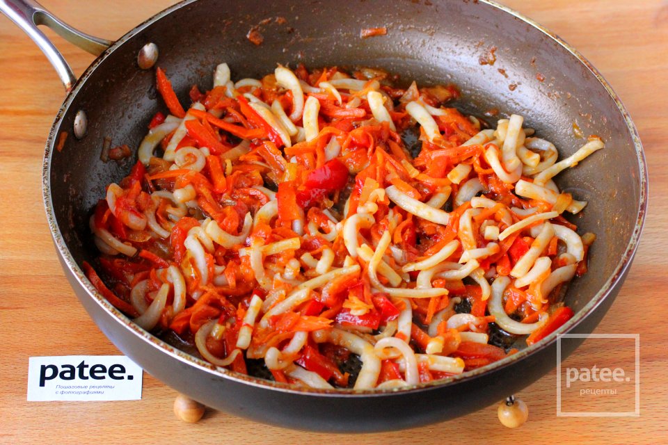 Фунчоза с кальмарами и овощами - Шаг 10