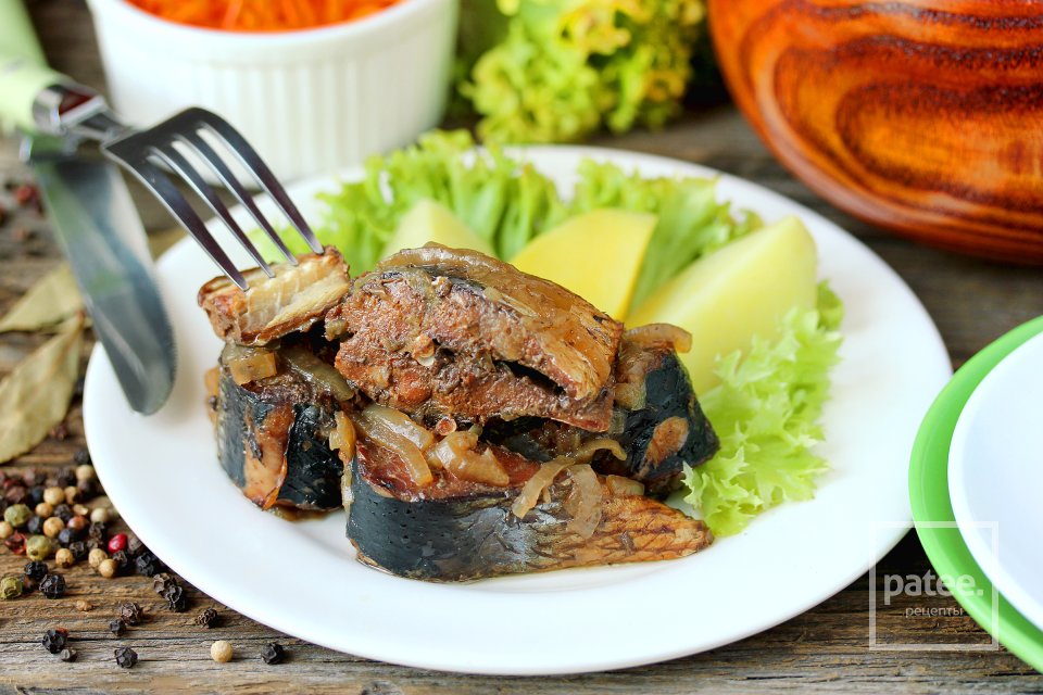 Сельдь, тушеная в чае в мультиварке - Шаг 12