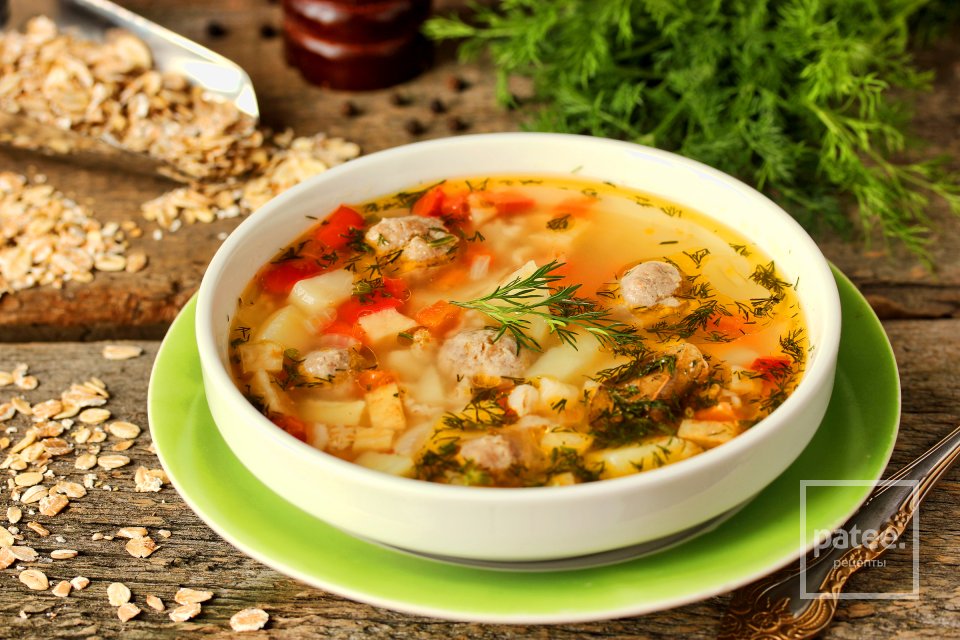 Легкий рецепт: суп с овсяными хлопьями и фрикадельками