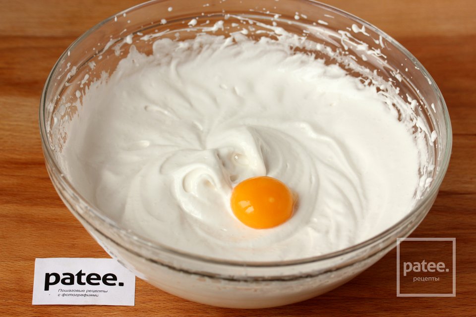 Бисквитный торт с кремом в мультиварке - Шаг 3