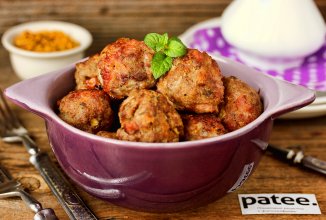 Фрикадельки с копчёной грудинкой и базиликом