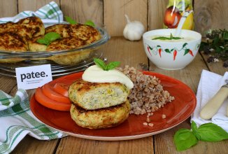 Куриные котлеты с кабачком