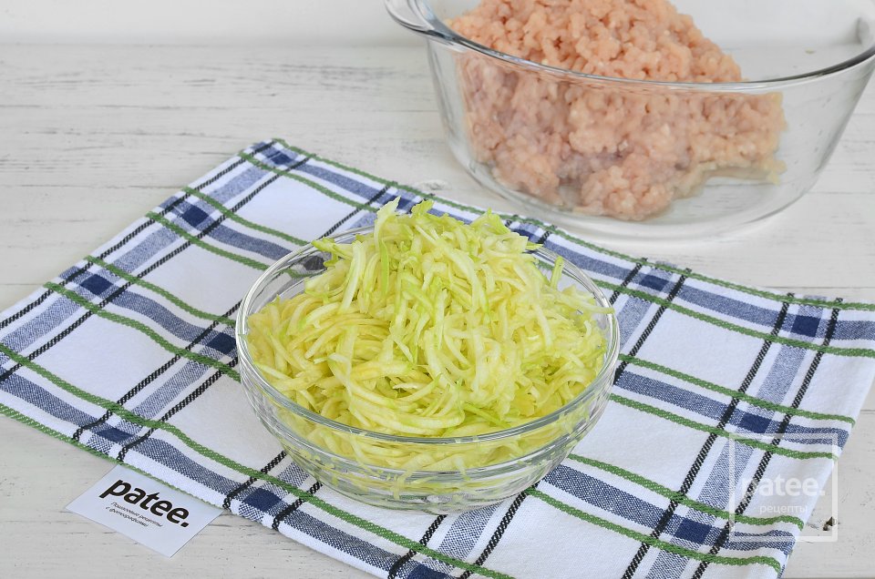 Куриные котлеты с кабачком - Шаг 3