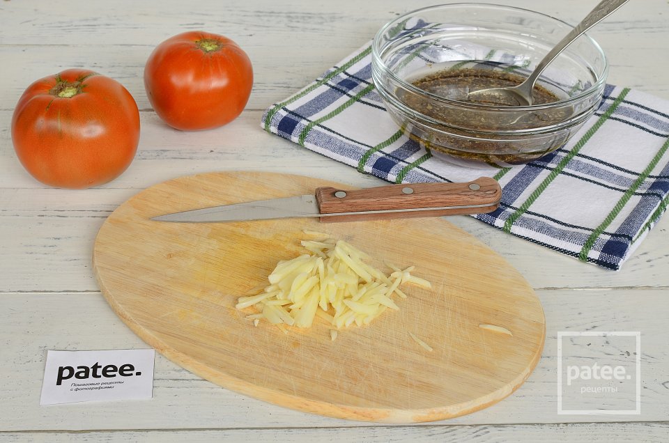 Салат из помидор в пикантном маринаде - Шаг 7