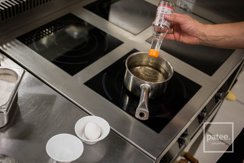 Легкий салат с яйцом пашот - Шаг 11