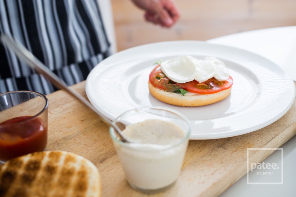 Гамбургер из телятины с соусом вителло тоннато - Шаг 29