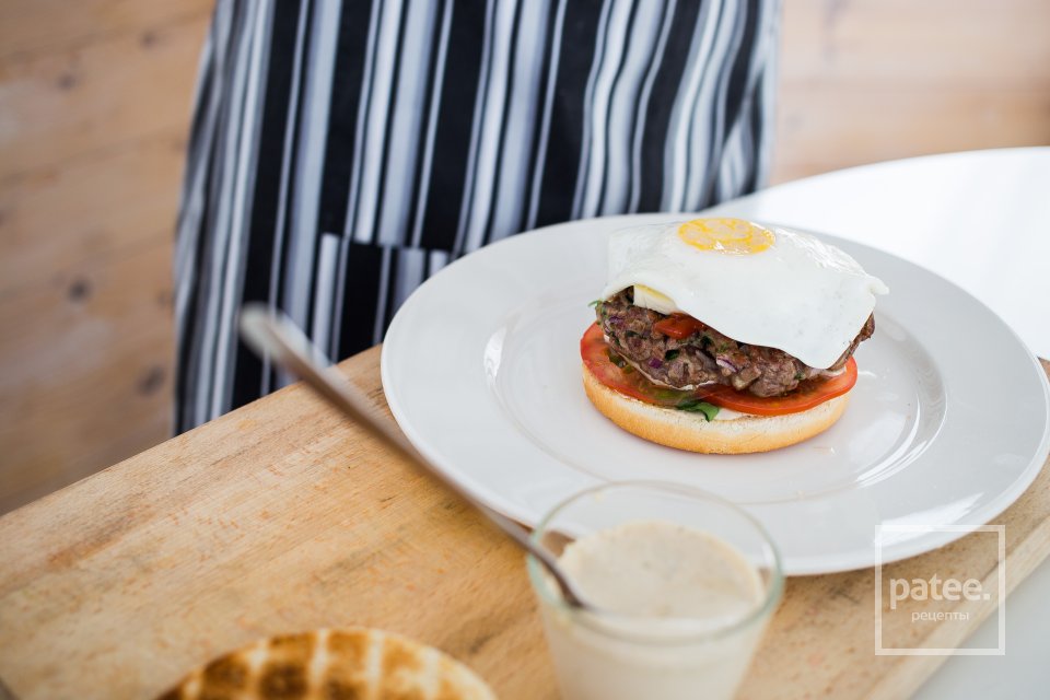 Гамбургер из телятины с соусом вителло тоннато - Шаг 33