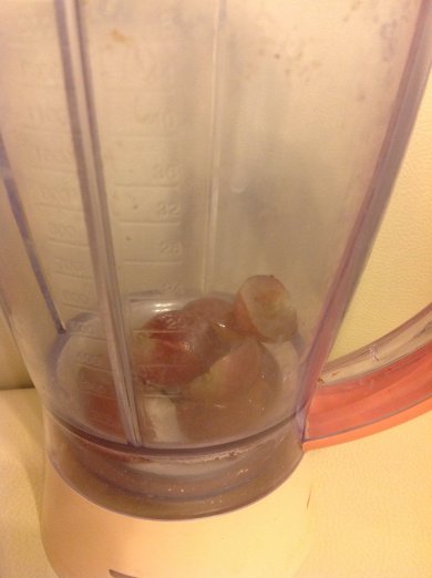 Смузи с бананом,варением и виноградом - Шаг 2