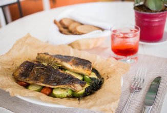 Терпуг, запеченный с молодыми кабачками