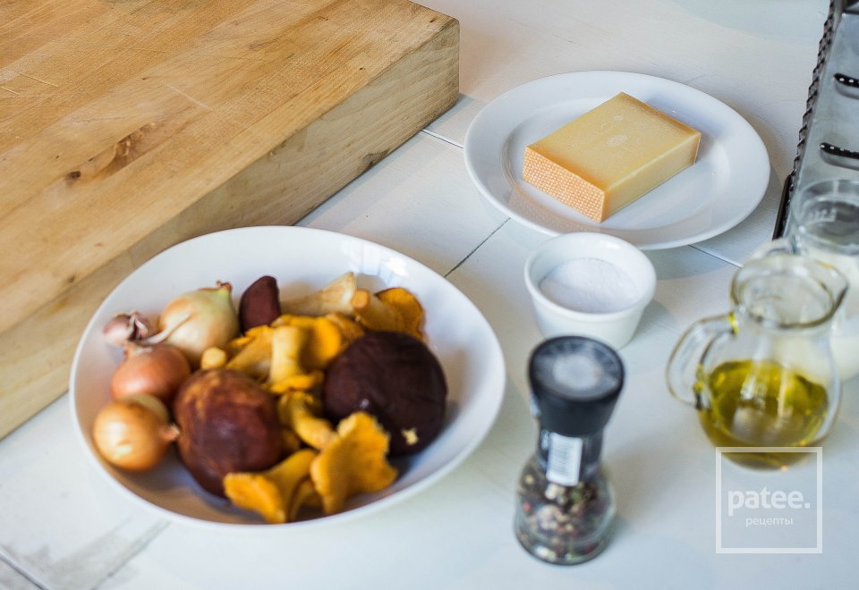 Запеканка с грибами и сыром грюйер - Шаг 1