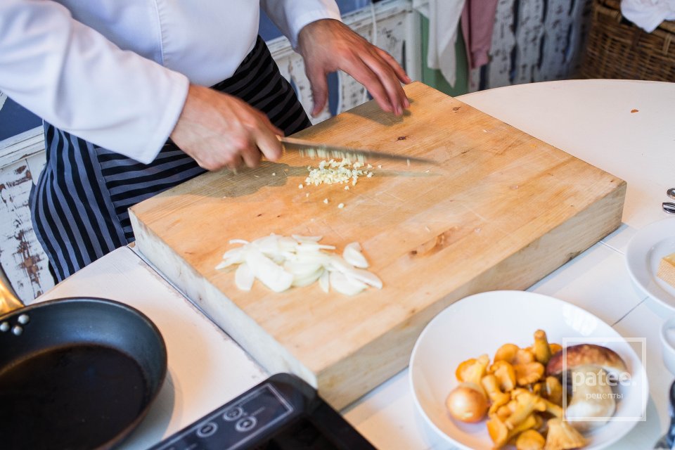 Запеканка с грибами и сыром грюйер - Шаг 5