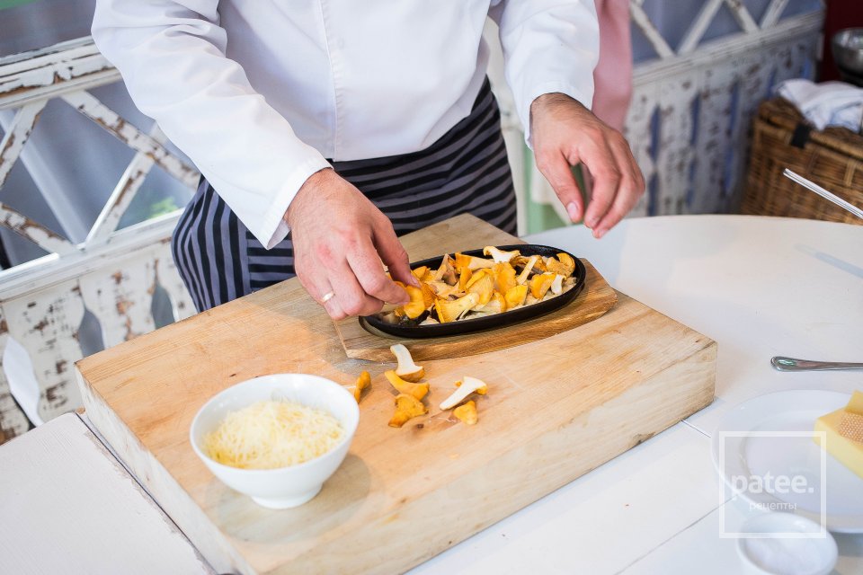 Запеканка с грибами и сыром грюйер - Шаг 15