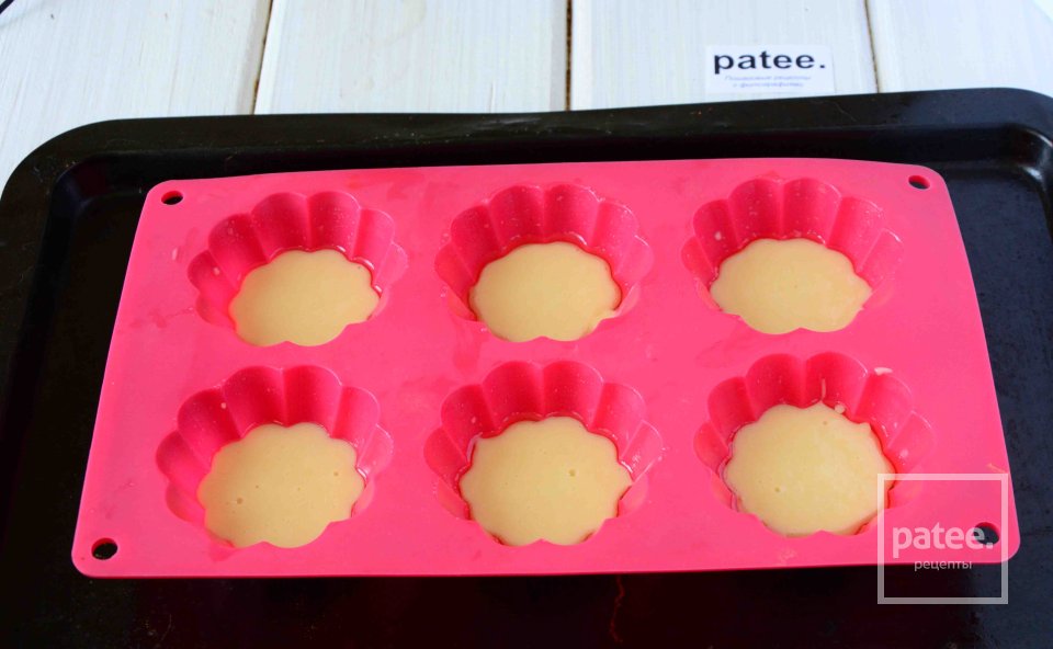 Маффины со сливами - Шаг 7