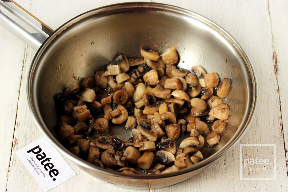 Котлеты из свинины с грибами - Шаг 3