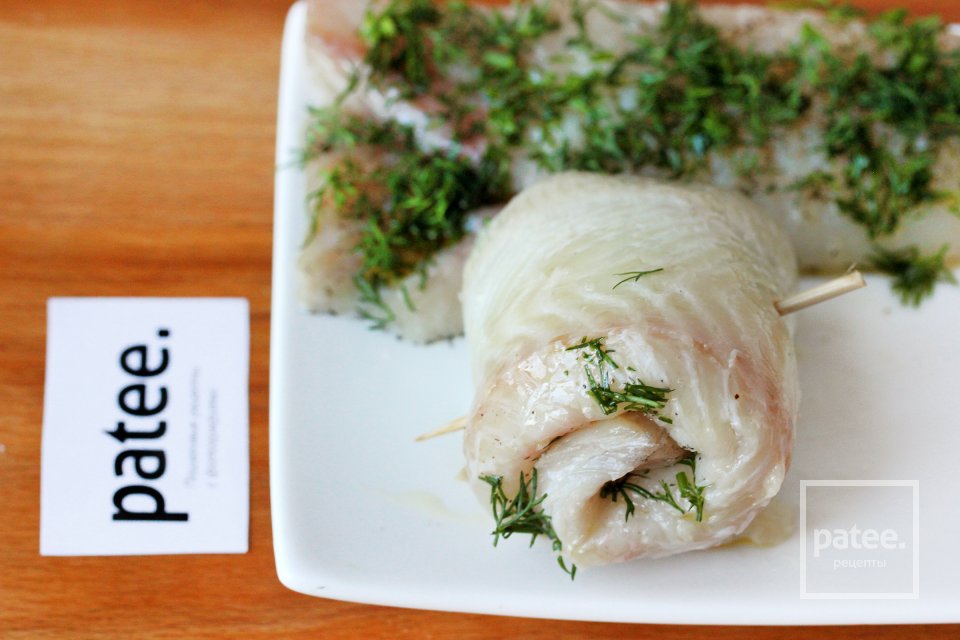 Рулетики из камбалы с анчоусным маслом и рисом в мультиварке - Шаг 9