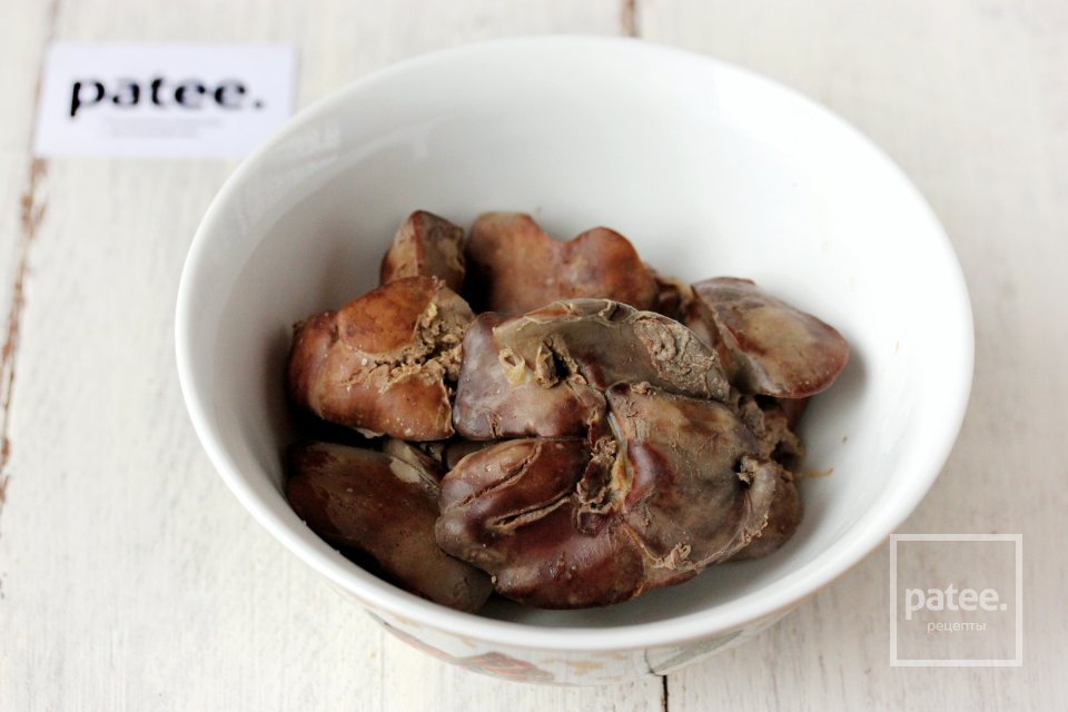 Жареные пирожки с куриной печенью и картофелем - Шаг 7