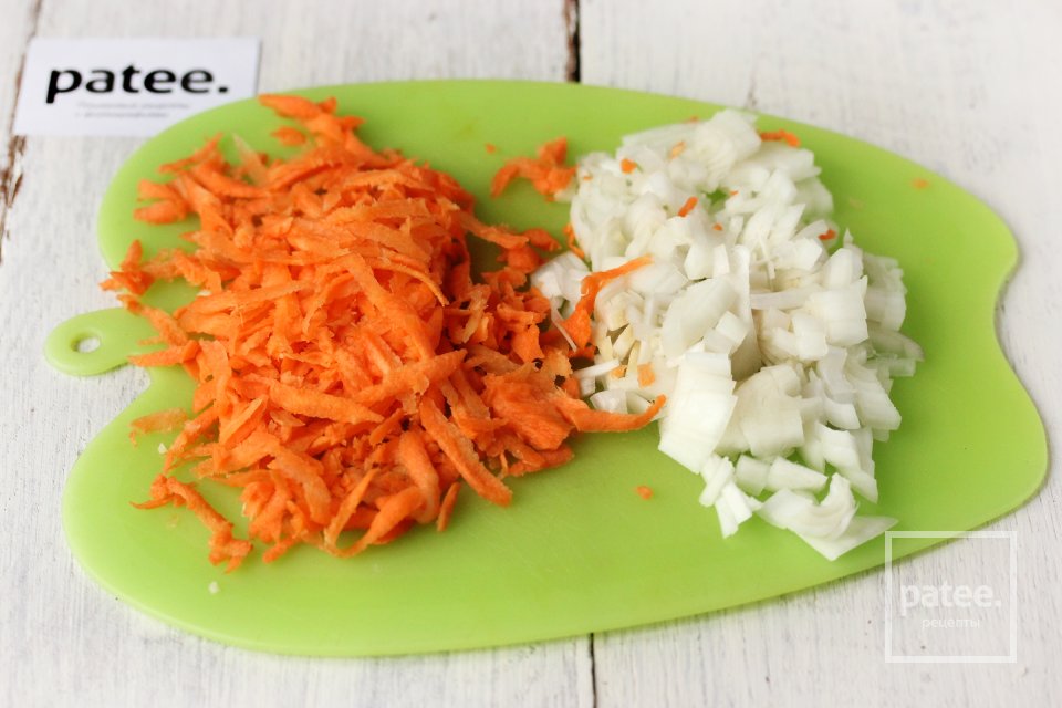 Жареные пирожки с куриной печенью и картофелем - Шаг 9