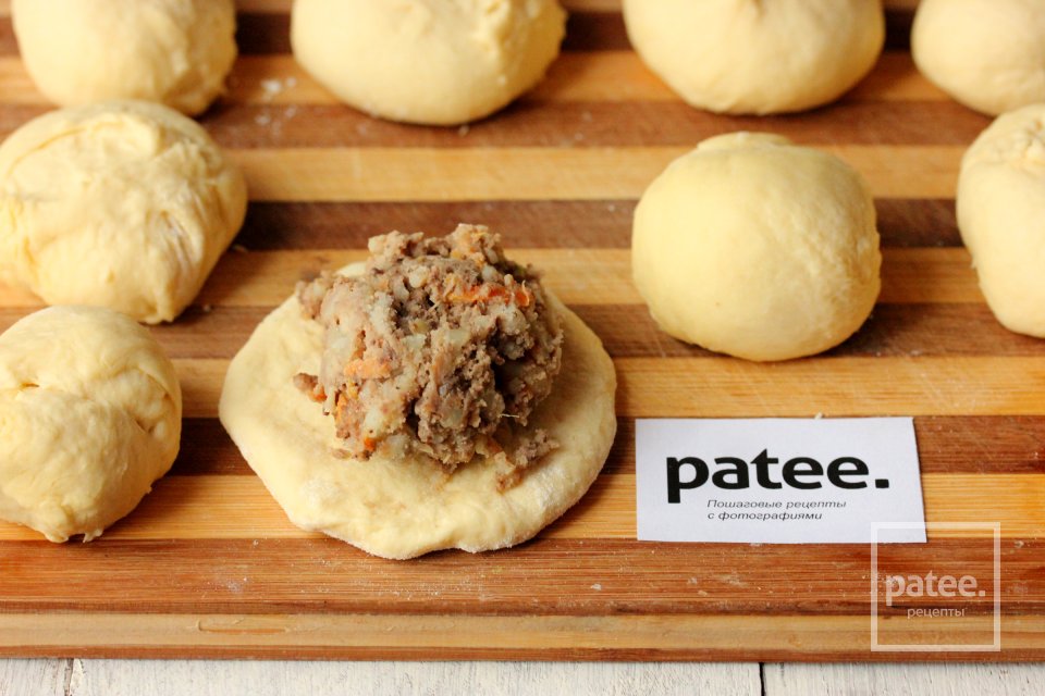 Жареные пирожки с куриной печенью и картофелем - Шаг 16