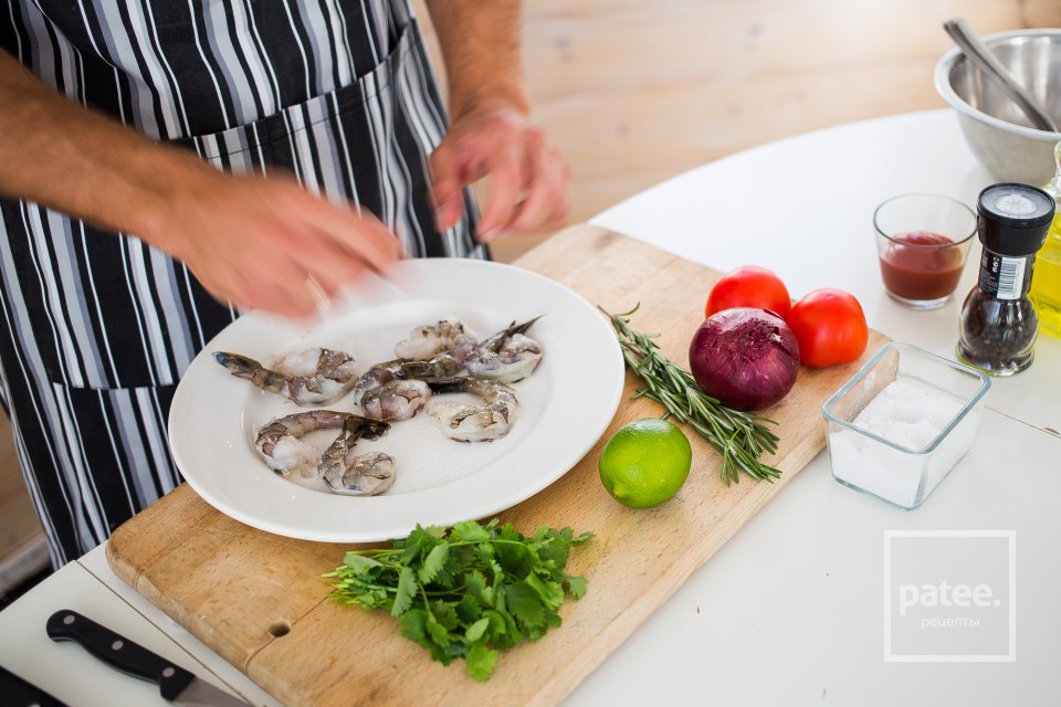 Тигровые креветки-гриль с томатной сальсой - Шаг 2