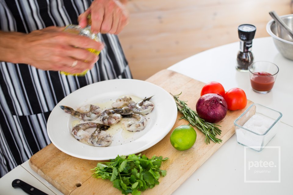 Тигровые креветки-гриль с томатной сальсой - Шаг 4