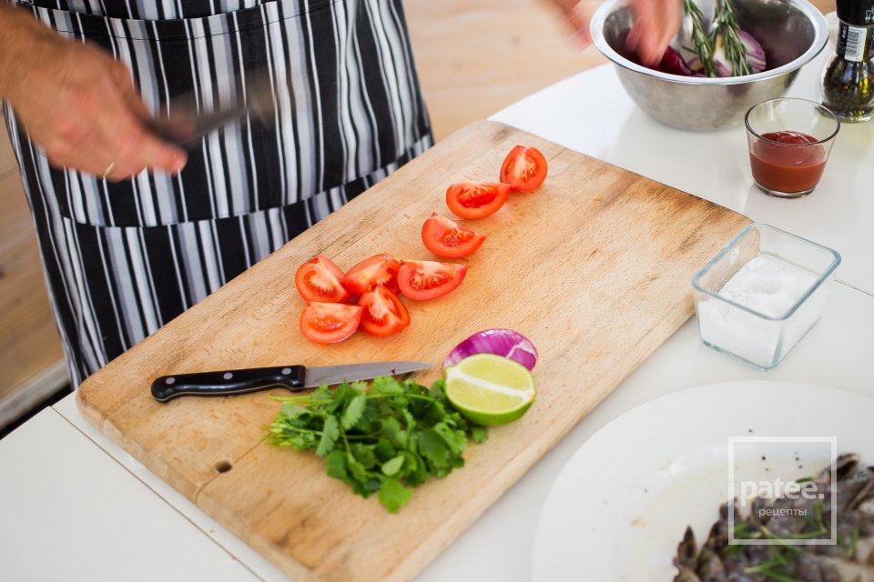 Тигровые креветки-гриль с томатной сальсой - Шаг 9