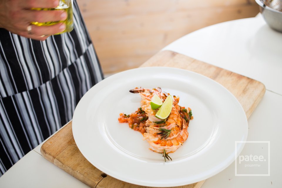 Тигровые креветки-гриль с томатной сальсой - Шаг 22