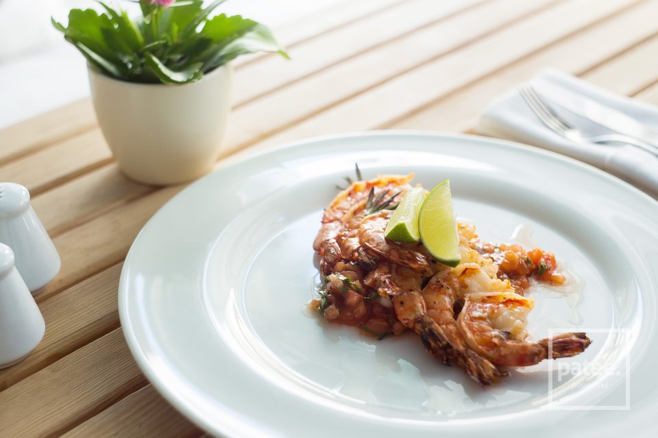 Тигровые креветки-гриль с томатной сальсой - Шаг 24