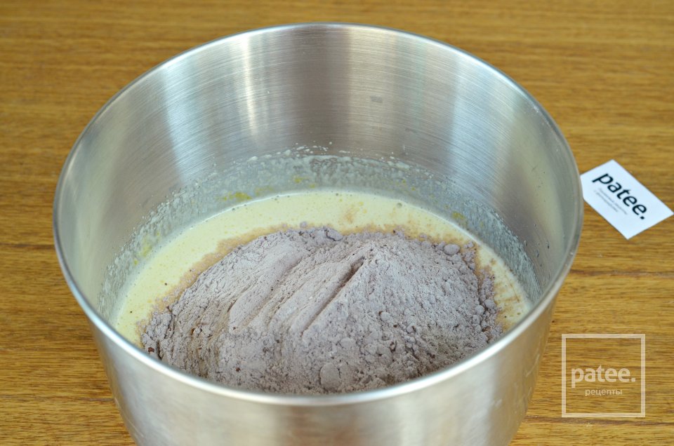 Шоколадный пирог с кабачком - Шаг 8