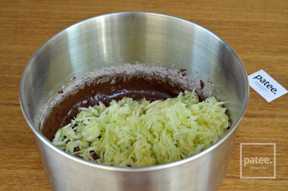 Шоколадный пирог с кабачком - Шаг 11