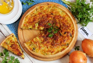 Киш с сыром и луком-пореем