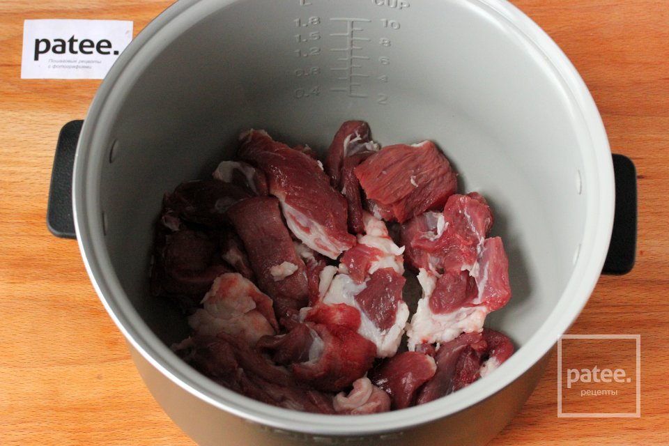 Свинина с луком и чесноком в мультиварке - Шаг 4