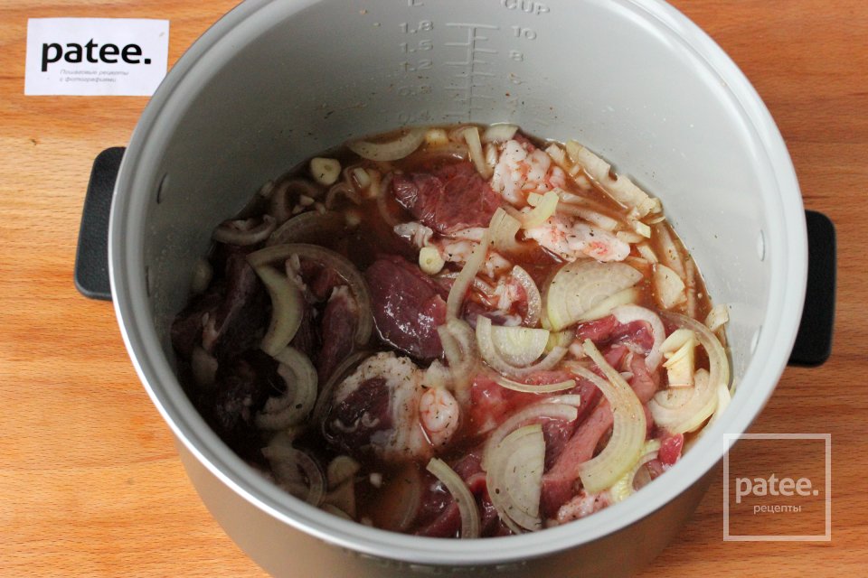 Свинина с луком и чесноком в мультиварке - Шаг 9