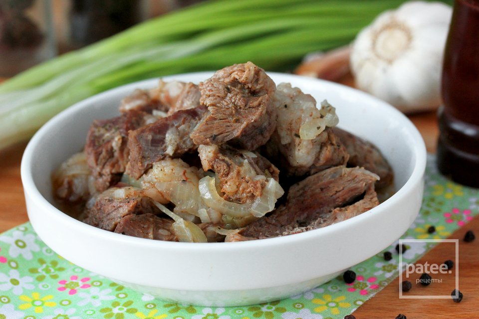 Свинина с луком и чесноком в мультиварке - Шаг 12